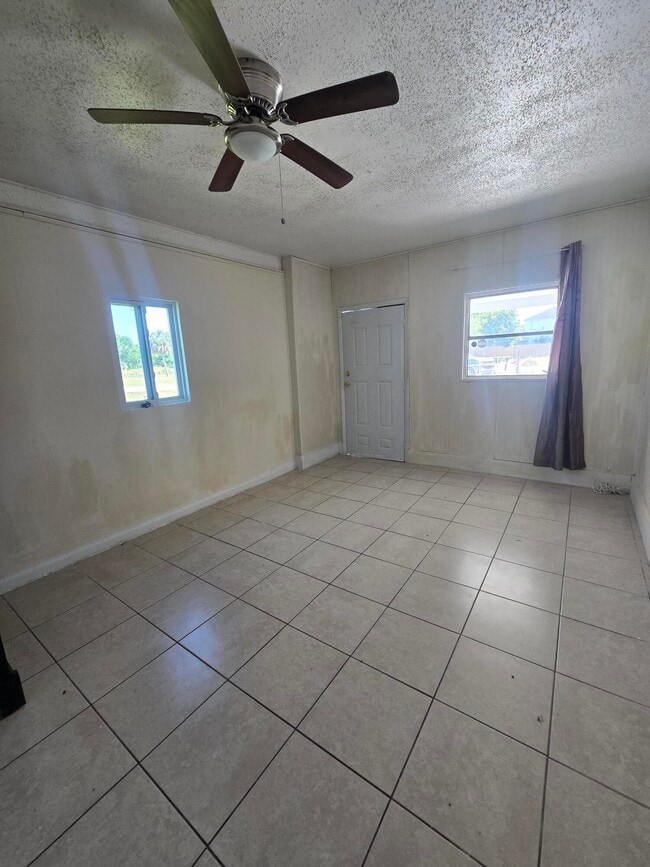 Building Photo - 3751 NW 36th St