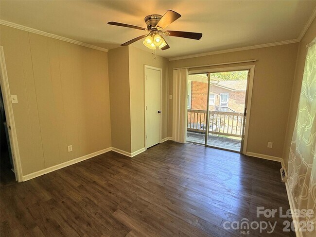 Building Photo - 1120 Claremont Rd