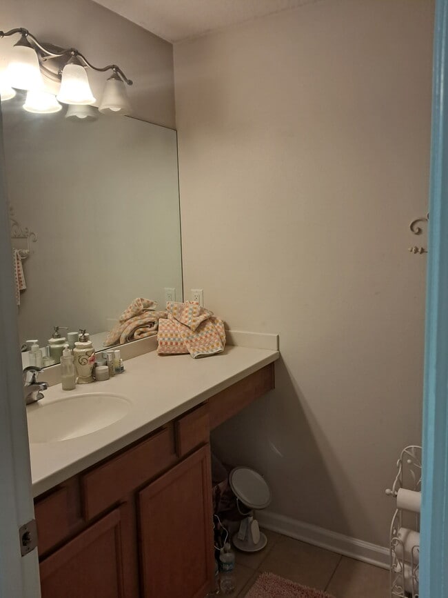 Building Photo - 317 Sand Oak Blvd