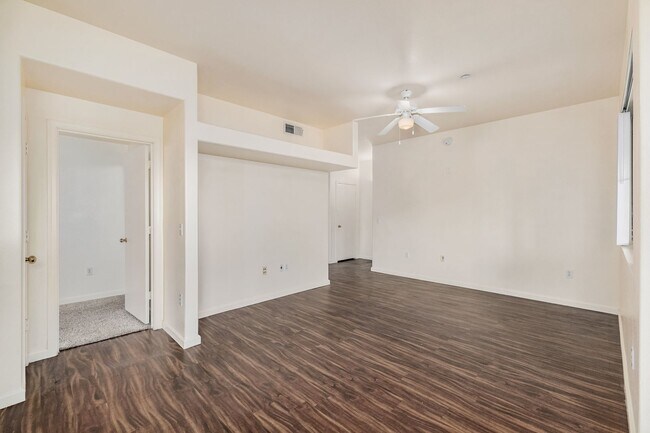 Building Photo - 2 Bedroom, 2 Bath In Central Phoenix