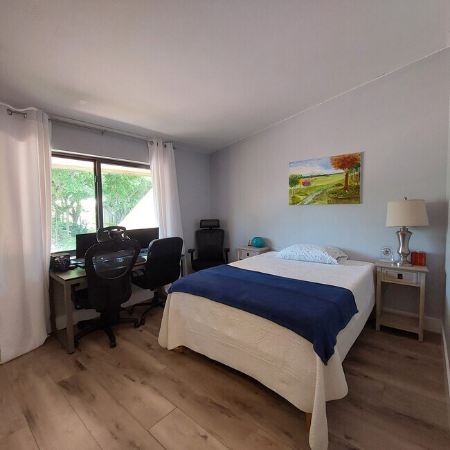 Building Photo - 3871 Alcantara Ave