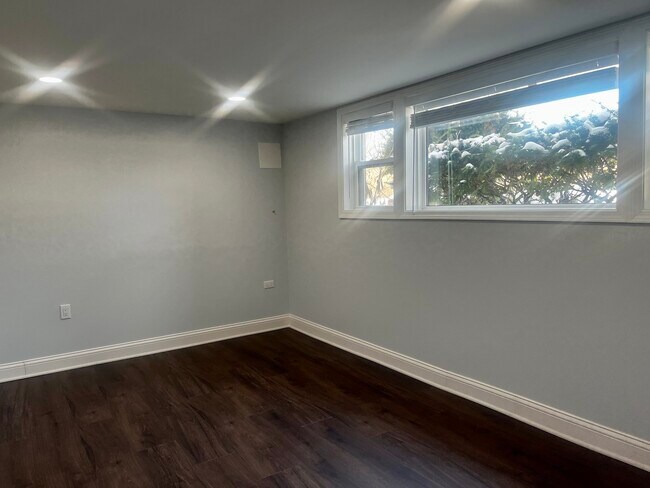 Building Photo - 6522 Spaulding Ave