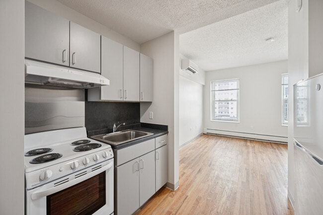 Building Photo - Aurora Apartments