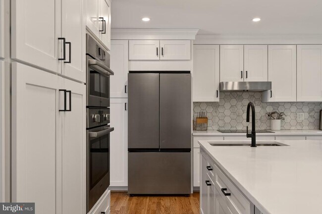 Building Photo - 1554 Forest Villa Ln