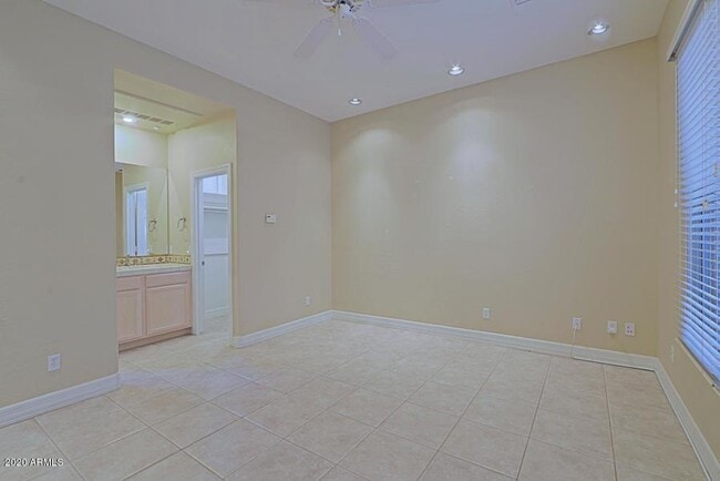 Building Photo - 9311 E Cavalry Dr