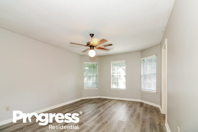 Building Photo - 5715 Riverhead Ave