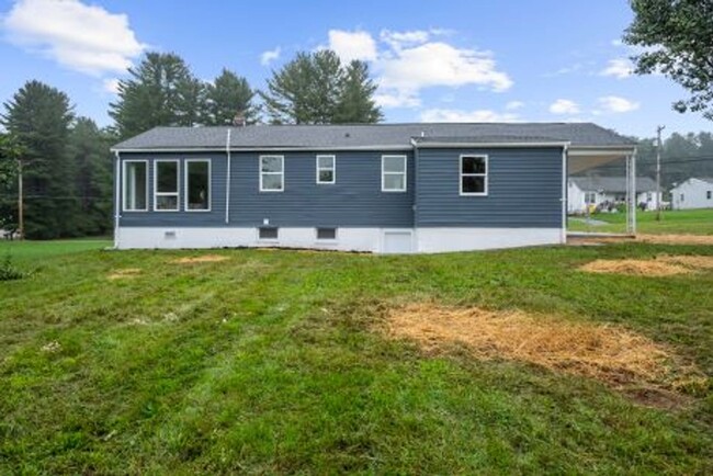 Building Photo - Fully Renovated Three Bedroom Home In Fred...