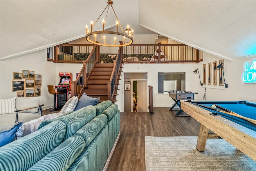 Building Photo - 117 Pond Rd