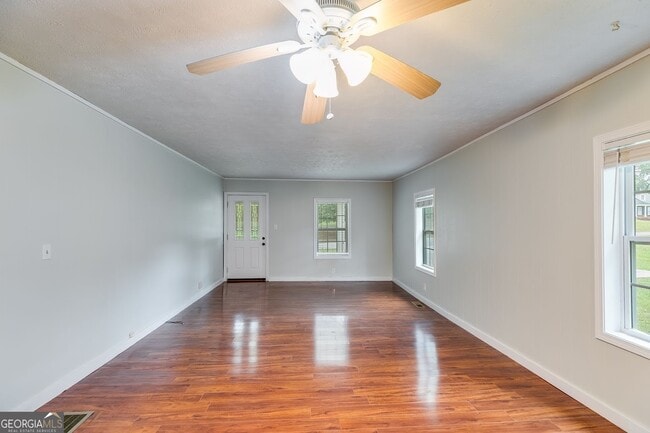 Building Photo - 322 Stewart St