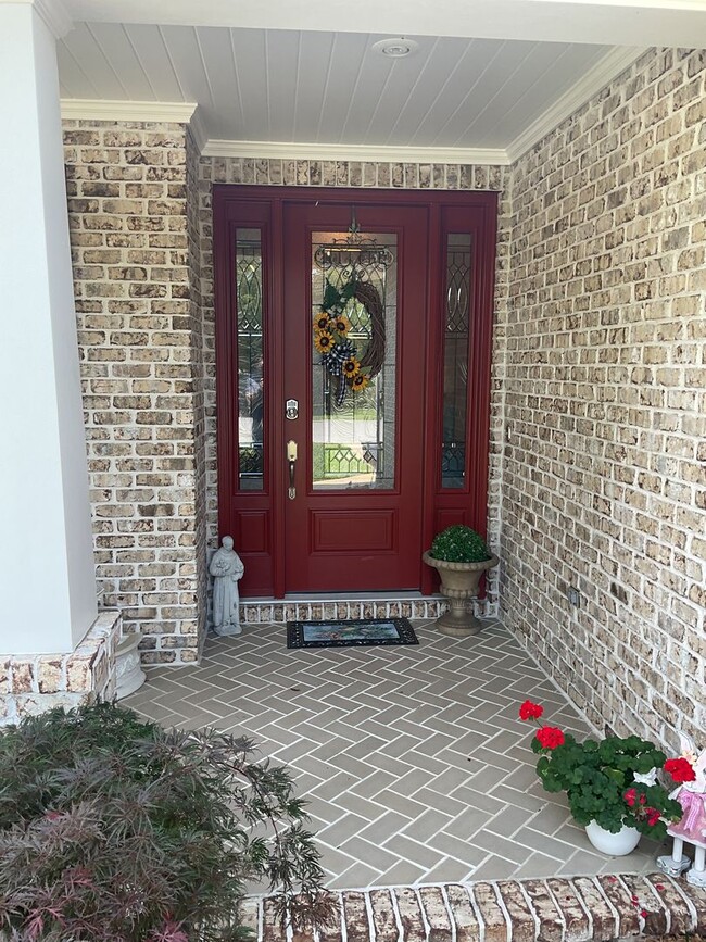 Building Photo - 4BR!! RARE opportunity to RENT at The Stab...