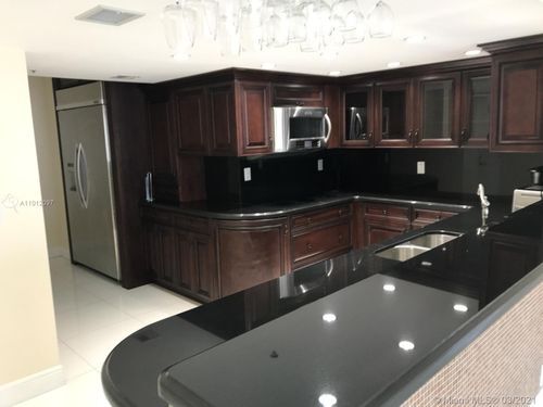 Building Photo - 1717 N Bayshore Dr