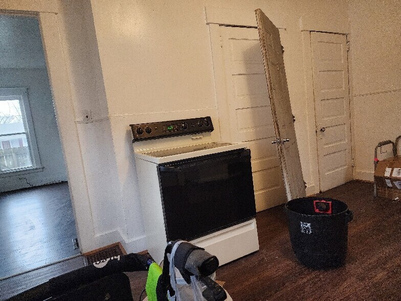 Building Photo - 2105 Arlington Ave