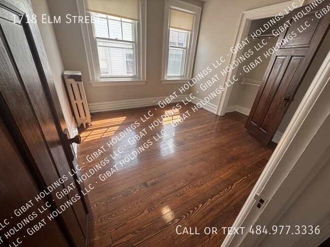Building Photo - 1718 Elm St