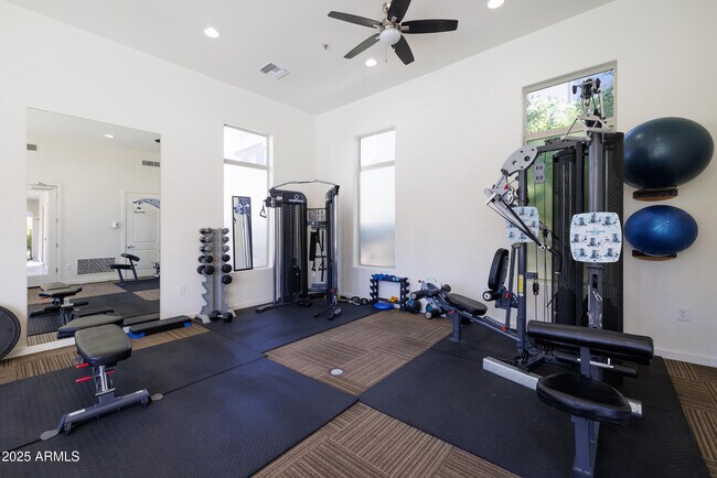 Building Photo - 7349 E Vista Bonita Dr