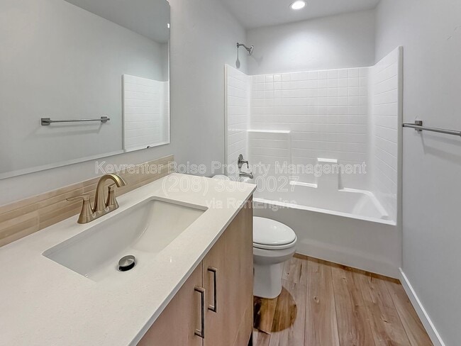 Building Photo - 2415 N Silver Wolf Ave