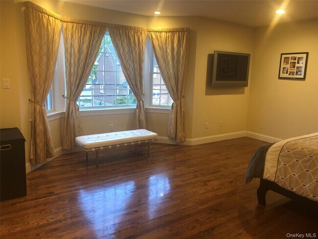 Building Photo - 40 Ellsworth Ave