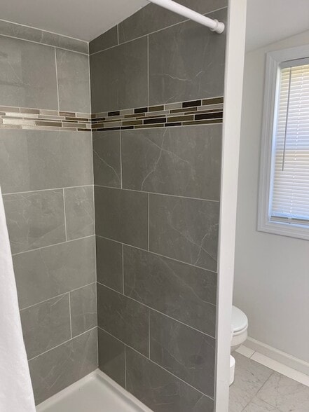 Building Photo - 711 Anton St