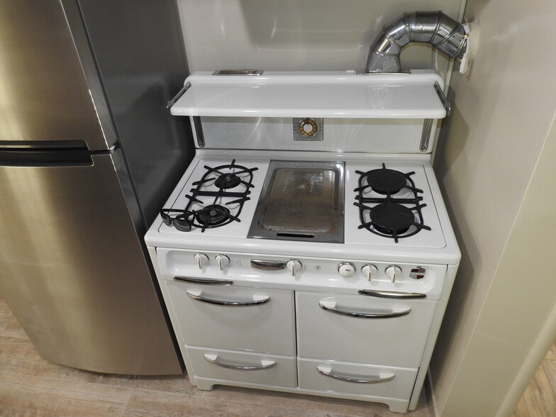 Building Photo - 413 34th St