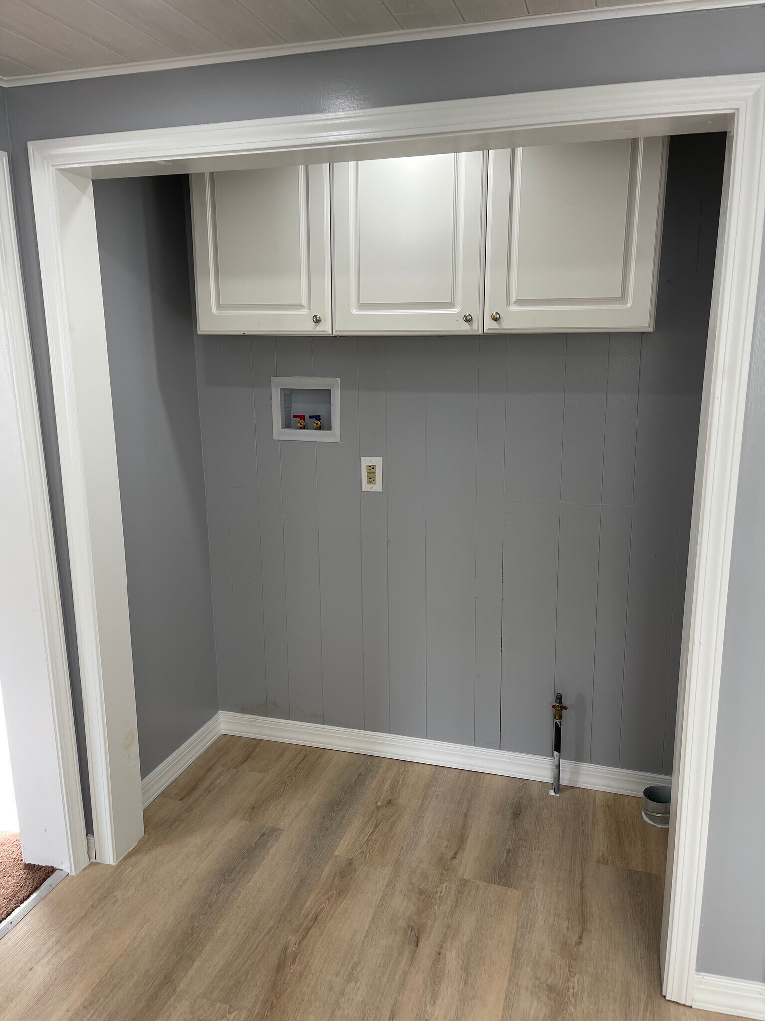 Washer dryer - 111 West Ave