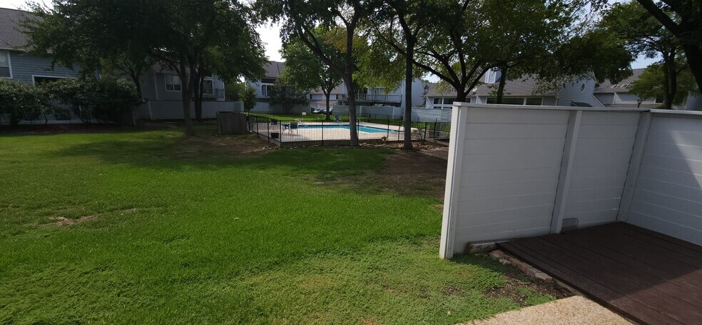 Building Photo - 631 Cimarron Trl