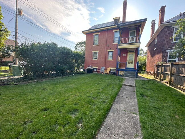 Building Photo - 1501 Belmont Ave
