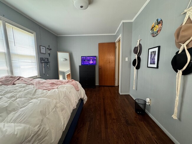 Bedroom 1 - 924 E 5th St