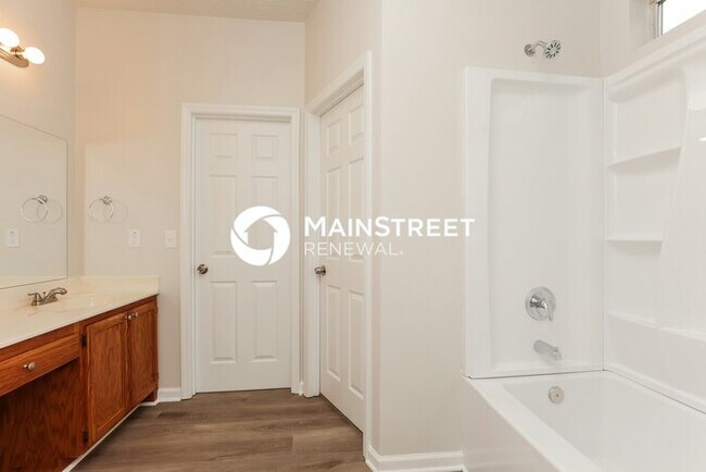 Building Photo - 3 Bedroom Pet-Friendly Home in ANTIOCH, TN with Main Street Renewal