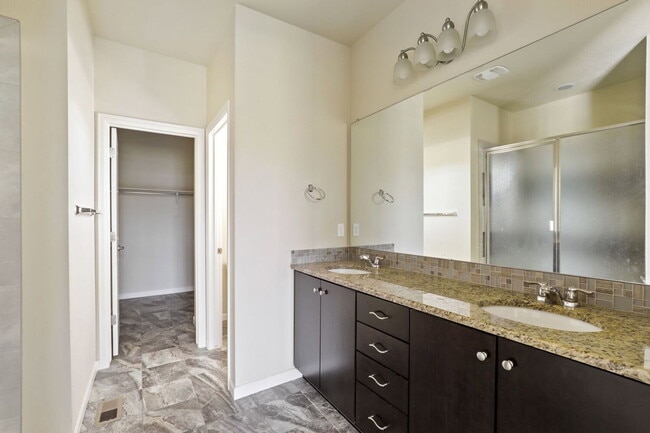 Building Photo - 8085 E 21st Ave