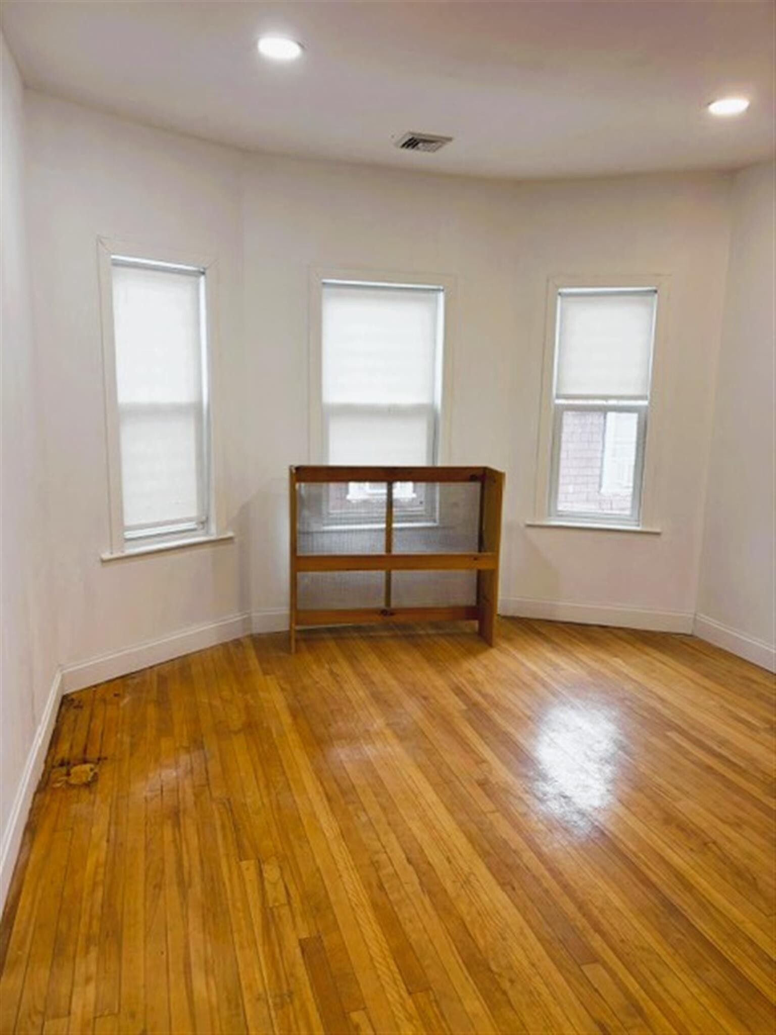 Building Photo - 14 Quincy St