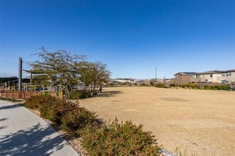 Building Photo - 302 Walsh Peak Ave