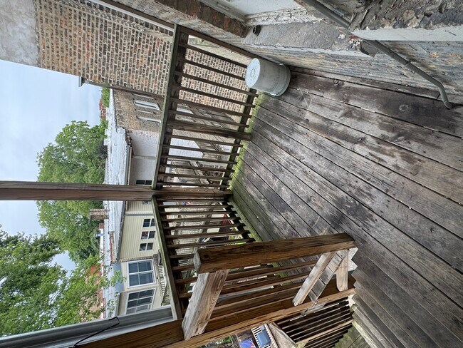 Building Photo - 6574 N Lakewood Ave