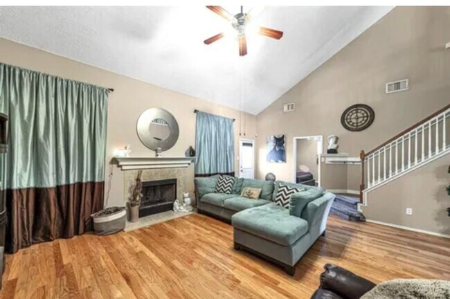 Building Photo - 8007 Blackcherry Ln