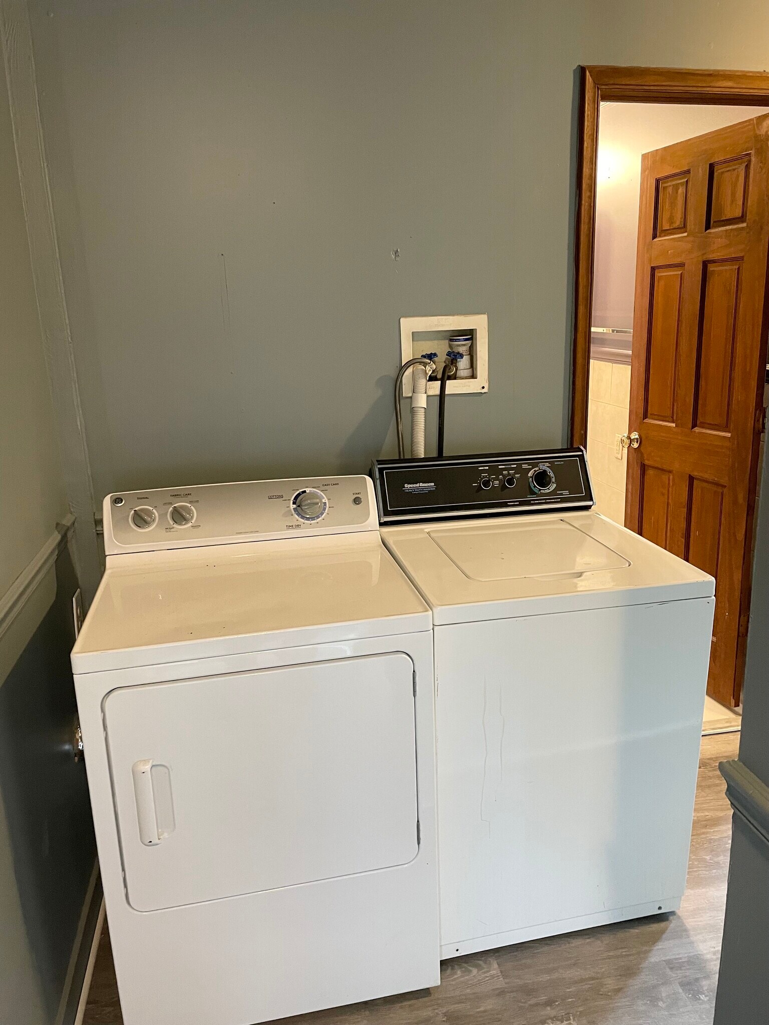 Building Photo - 1248 E Philadelphia Ave