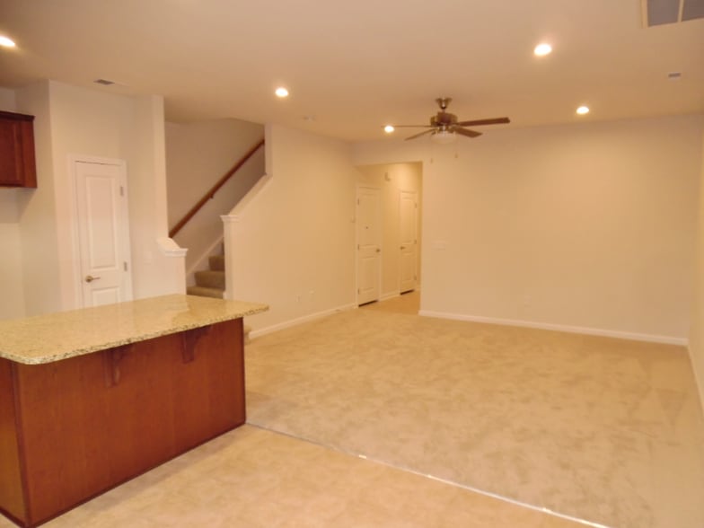 Building Photo - 111 Roundtree Dr
