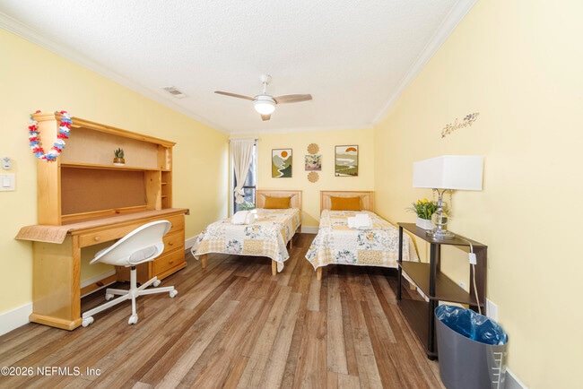 Building Photo - 506 Cali Dr