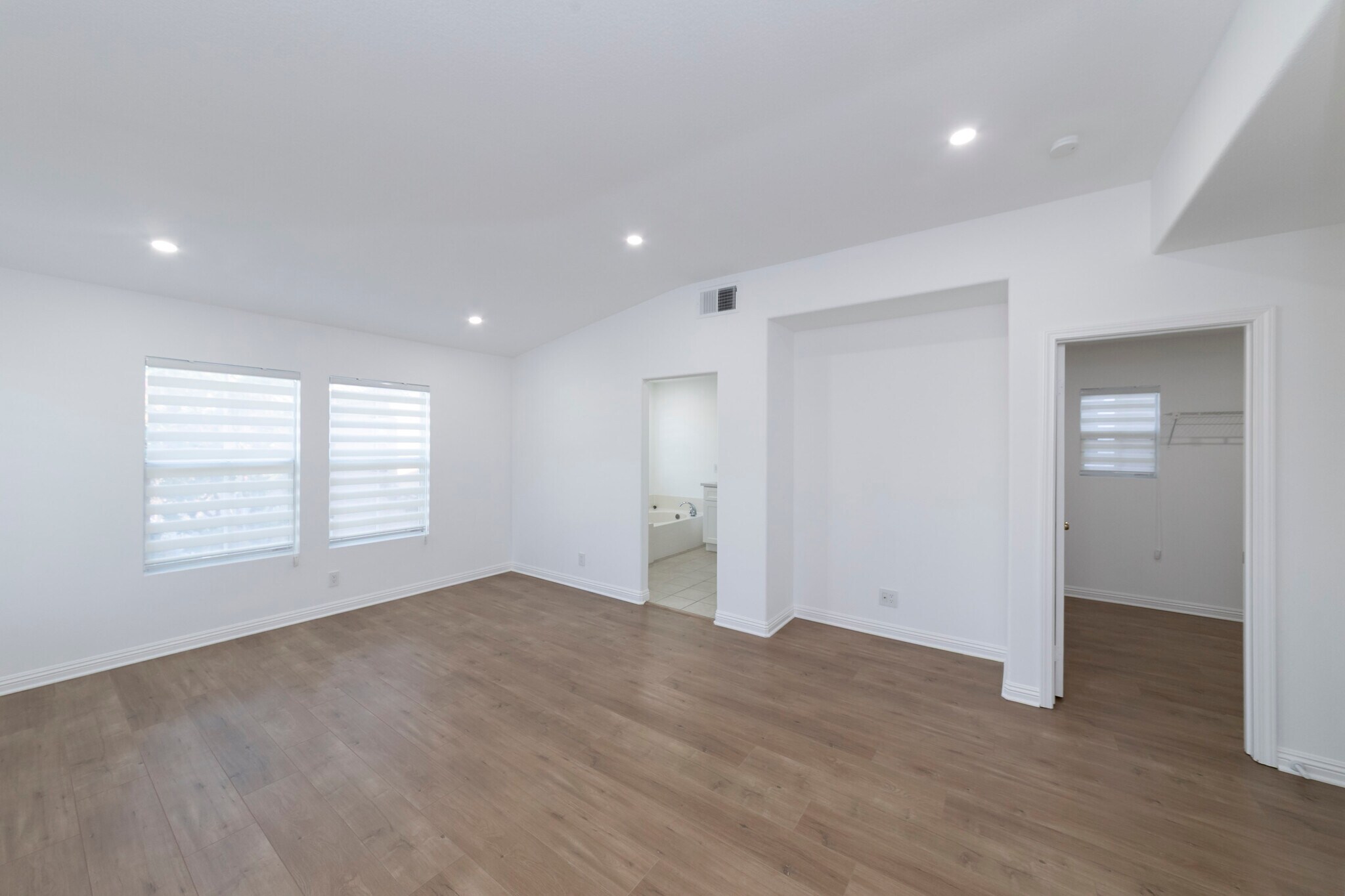 Building Photo - 1353 Lukens Ct