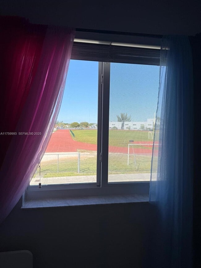 Building Photo - 9315 NW 114th Ln