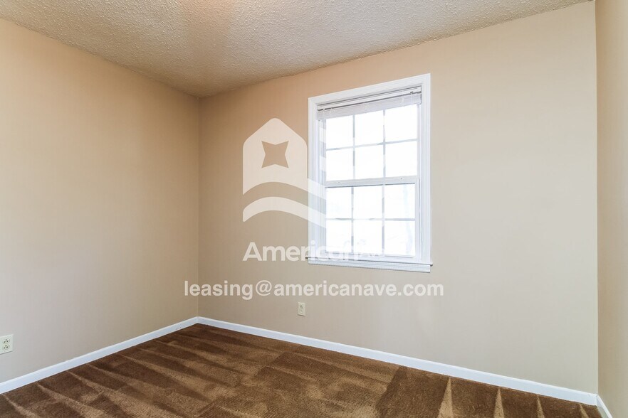 Building Photo - 205 Bob White Ave