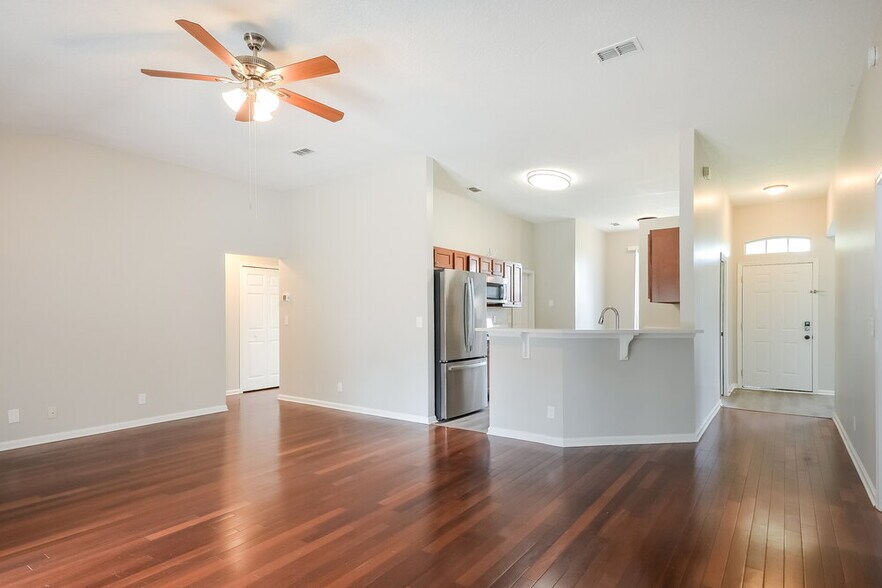 Building Photo - 12640 Ashmore Green Dr S
