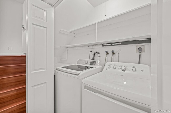 Building Photo - 11 Pondview Cl