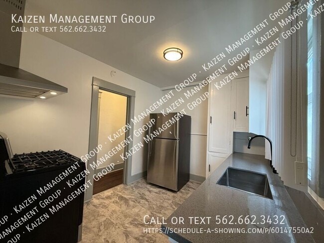 Building Photo - 534 W 14th St