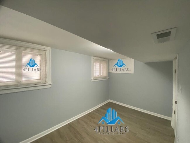 Building Photo - Charming 2 Bedroom, 1 Bath Apartment for Rent