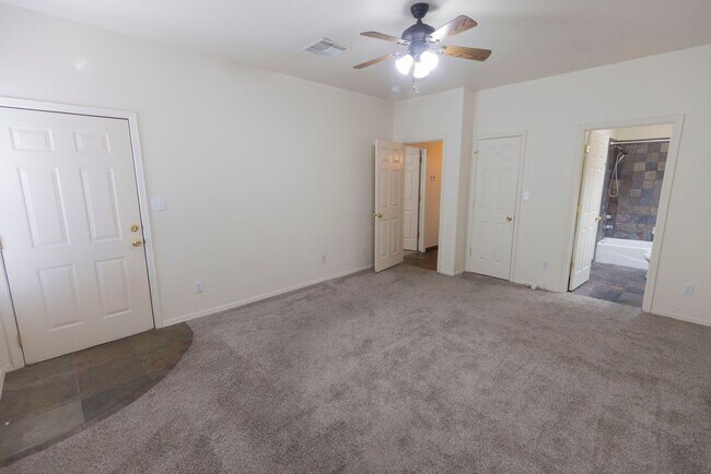 Building Photo - 1635 Spruce Ave