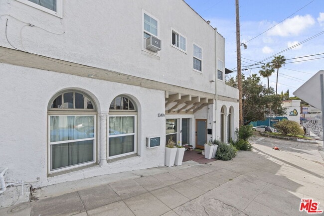 Building Photo - 1341 Lilac Terrace