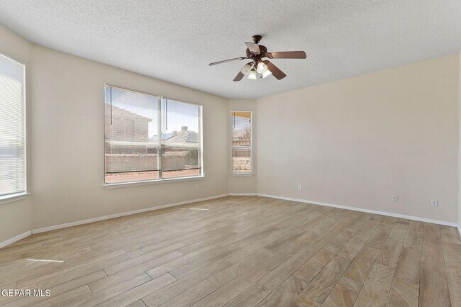 Building Photo - 2029 Sun Chariot St