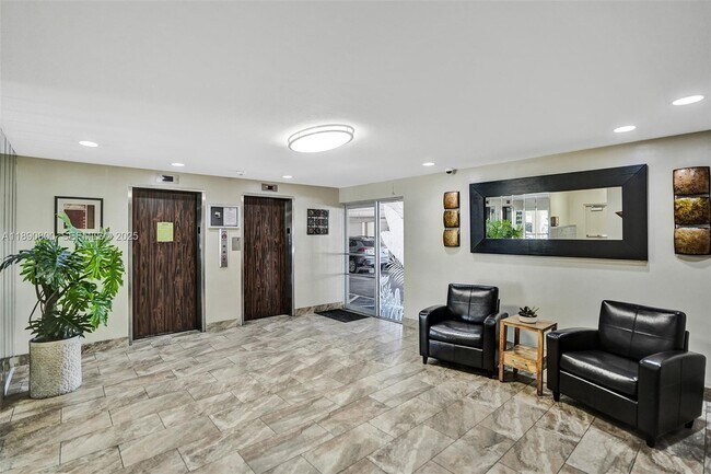 Building Photo - 1811 Jefferson St