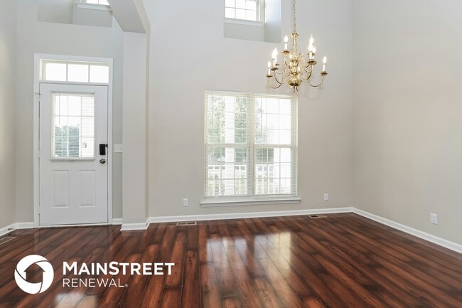 Building Photo - 1003 Montrose Dr