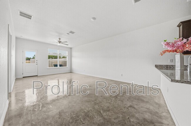 Building Photo - 8901 Prickly Ash Dr