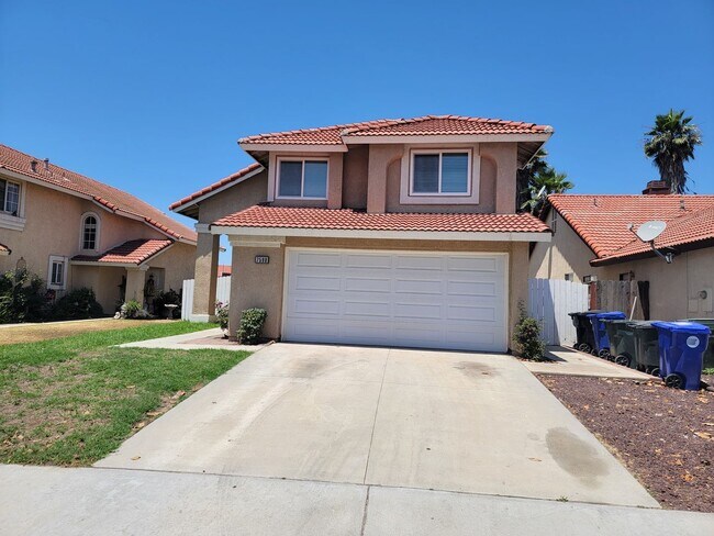 Building Photo - Fontana Two Story