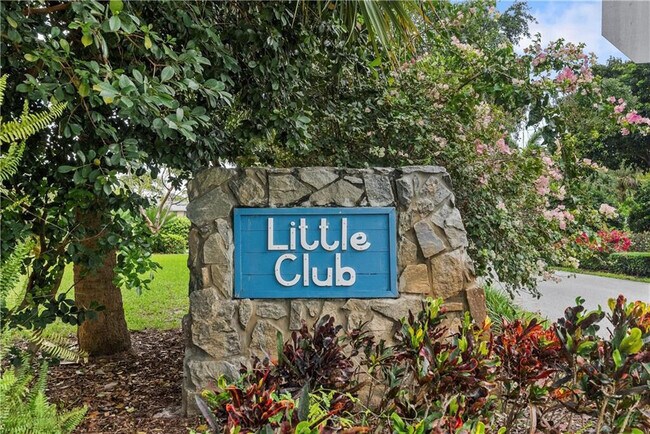 Building Photo - 18081 SE Country Club Dr